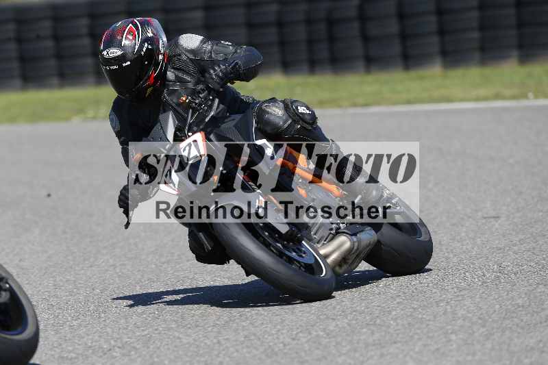 /43 08.08.2025 Discover the Bike ADR/Race 3 rot/72